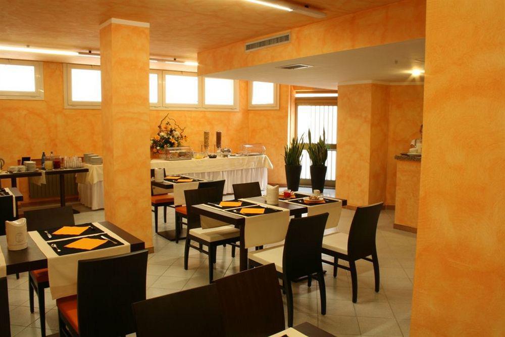 Park Hotel Residence Orbetello Restaurant bilde